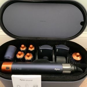 Dyson airwrap in Prussian Blue / Rich Copper